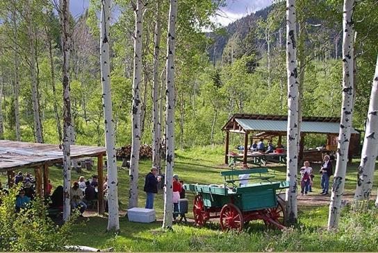 Parade Rest Ranch Hotel West Yellowstone Exterior foto