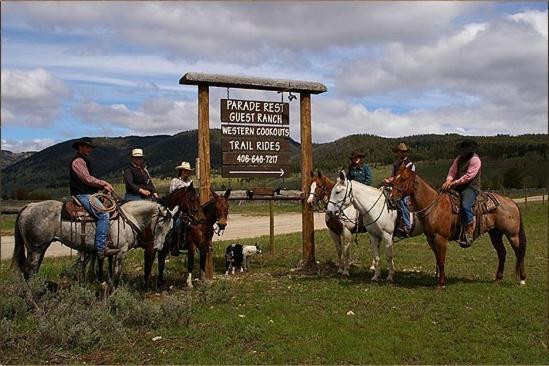 Parade Rest Ranch Hotel West Yellowstone Exterior foto