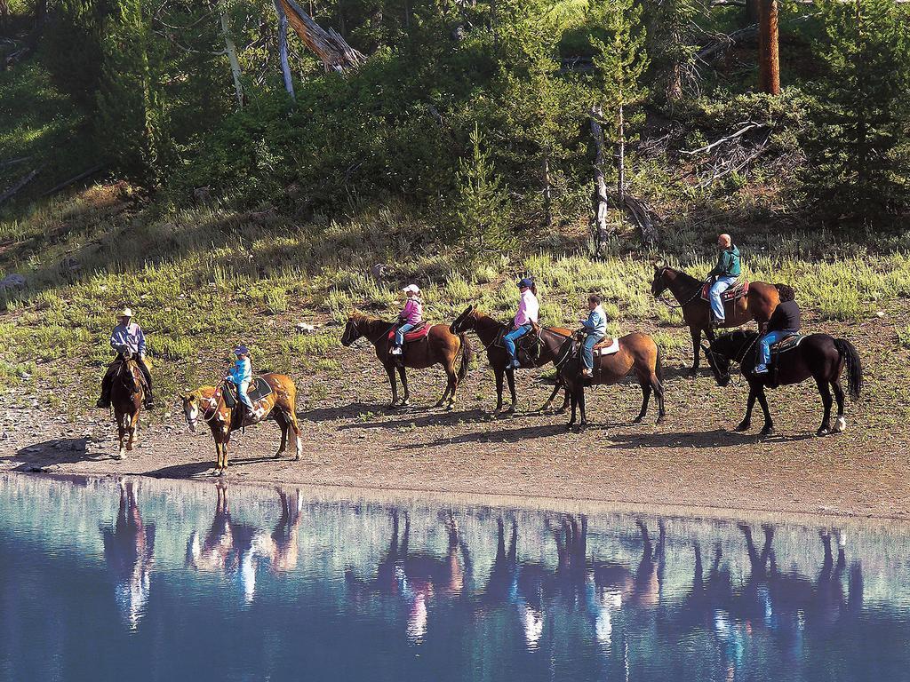 Parade Rest Ranch Hotel West Yellowstone Exterior foto